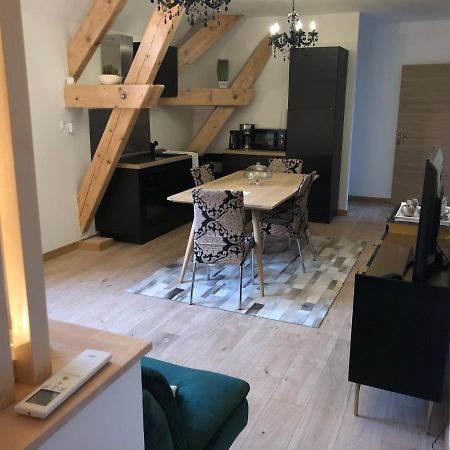 Chambres Au Chateau Du Mouillat Saint-Clair-de-la-Tour 外观 照片