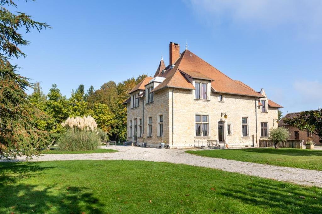 Chambres Au Chateau Du Mouillat Saint-Clair-de-la-Tour 外观 照片